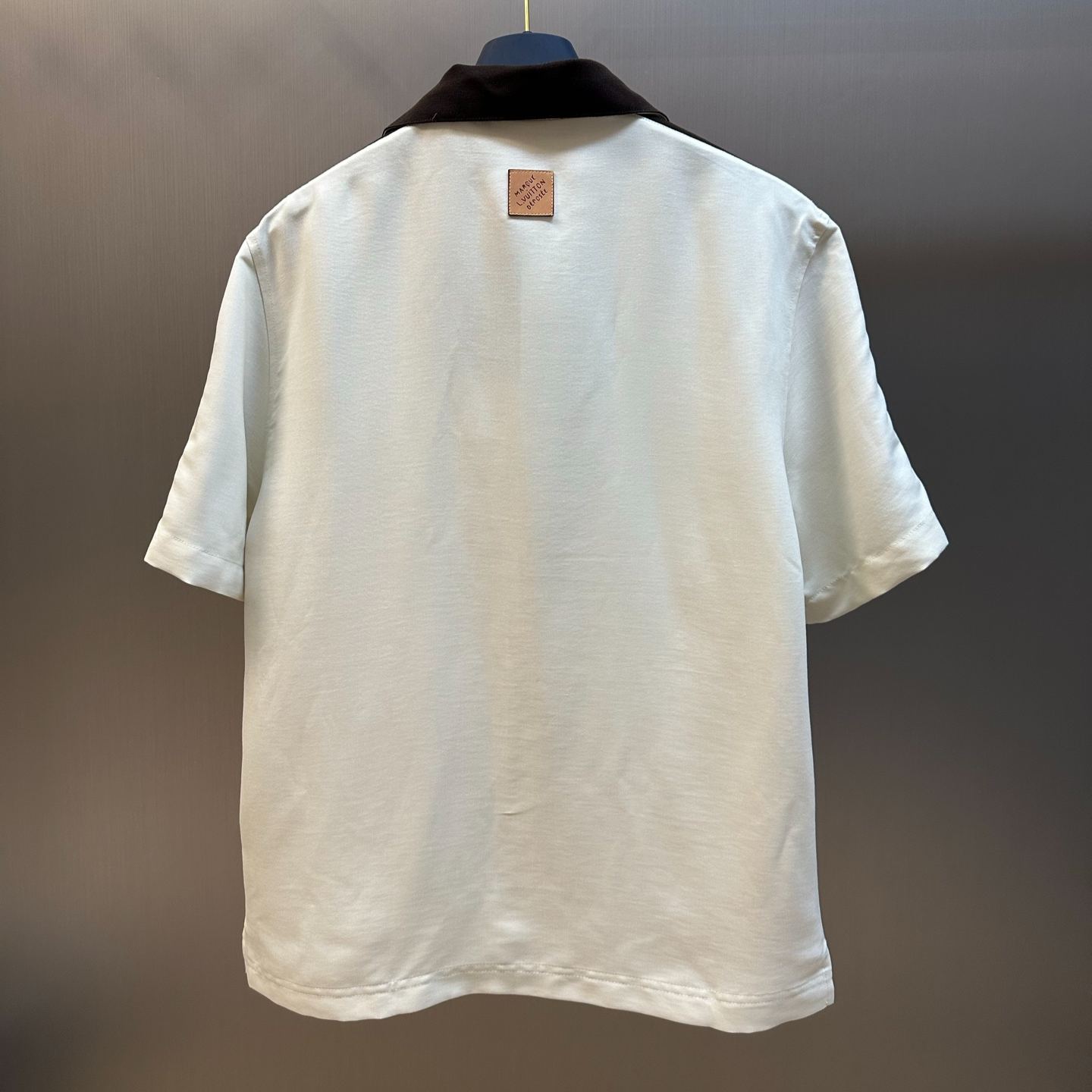 Louis Vuitton two-tone sporty short-sleeved shirt (1AJRF1）