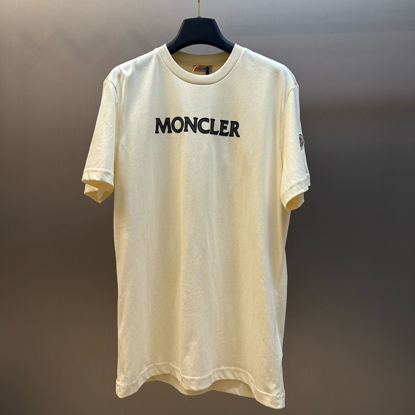 MONCLER Men's Short-Sleeve T-Shirt with Flocked Print（L10918C0007589B8U999）