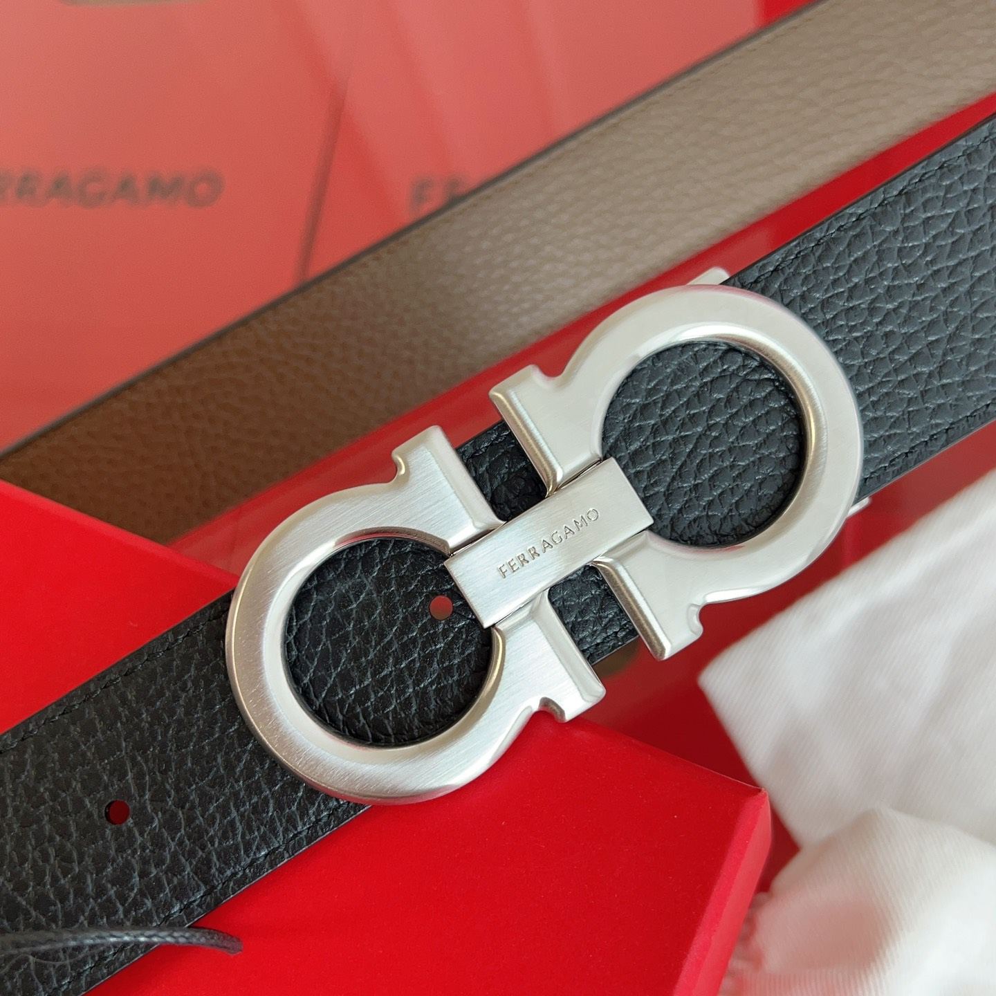  FERRAGAMO reversible and adjustable Gacini belt（705614）