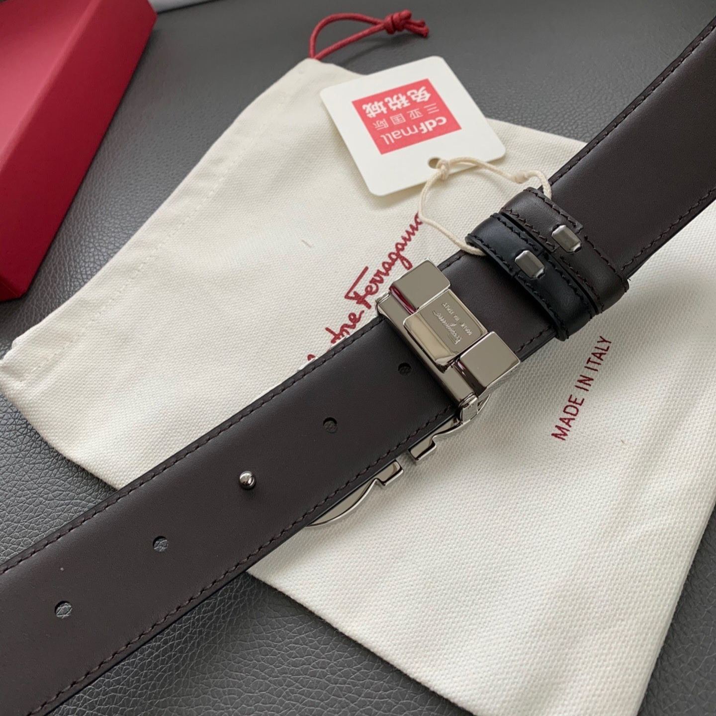 Ferragamo men's reversible leather belt, Gancini genuine leather, black and brown（679535 644557）