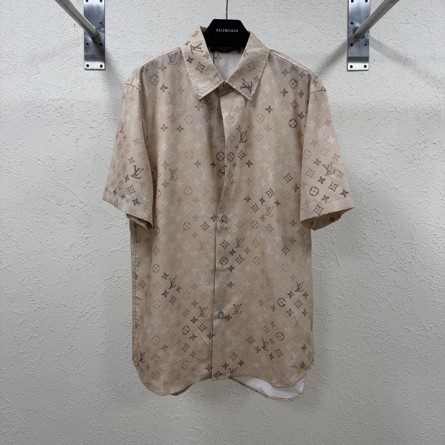 Louis Vuitton MONOGRAM short-sleeved shirt（1AK77Y）