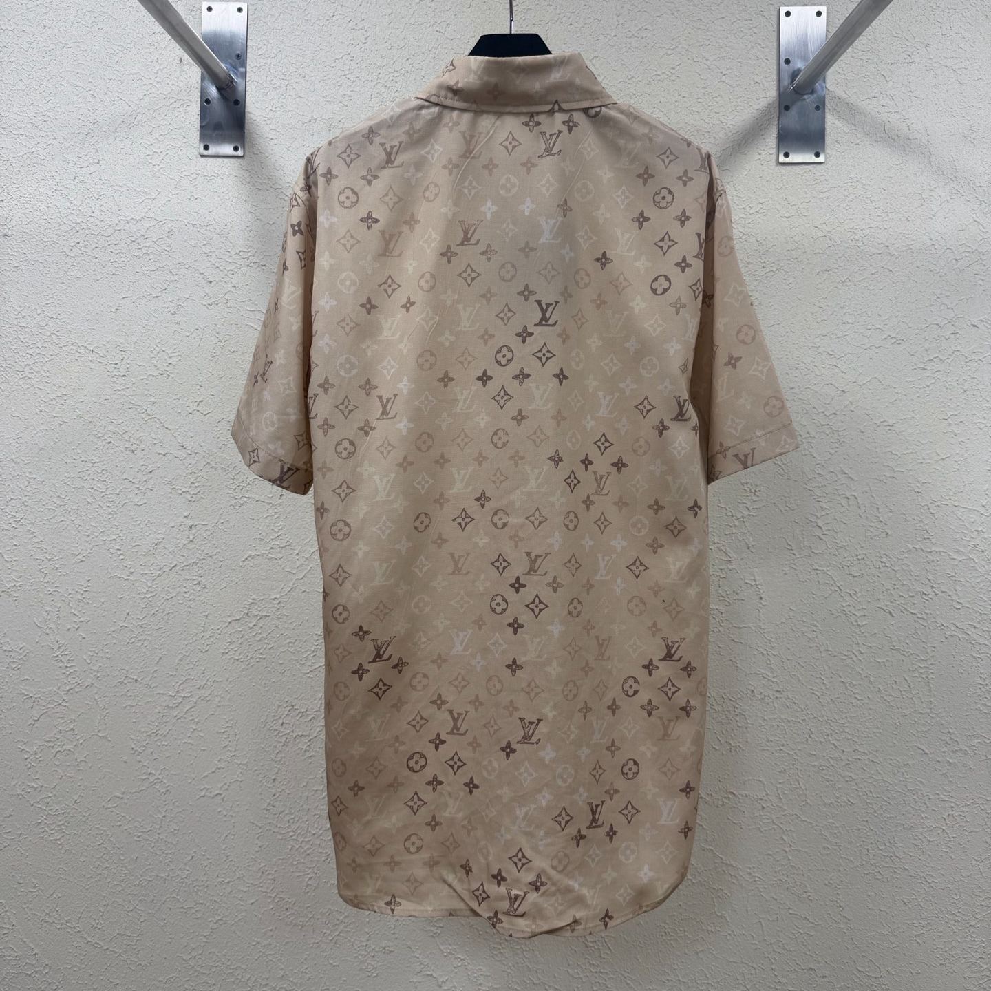 Louis Vuitton MONOGRAM short-sleeved shirt（1AK77Y）