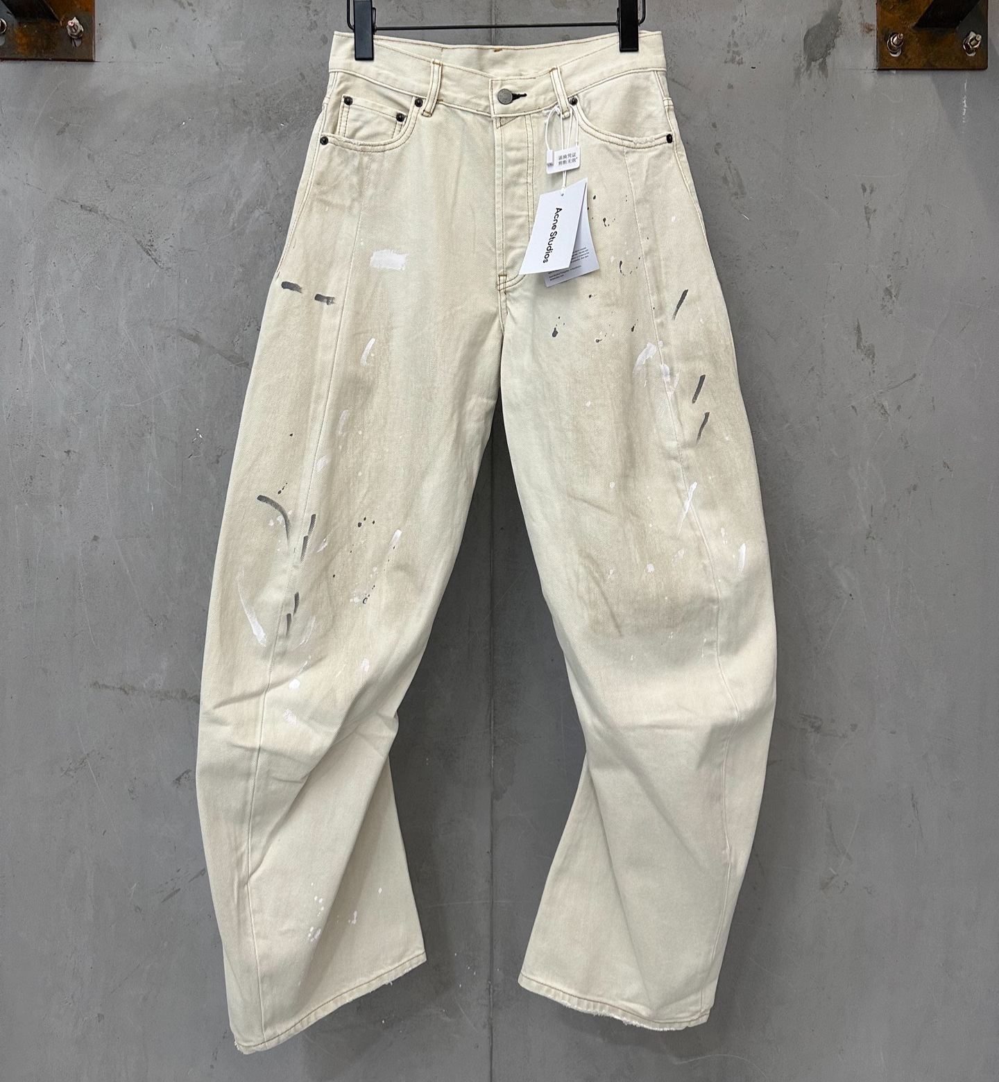 Acne Studios Loose Fit Jeans 2006F White (A00566-100）
