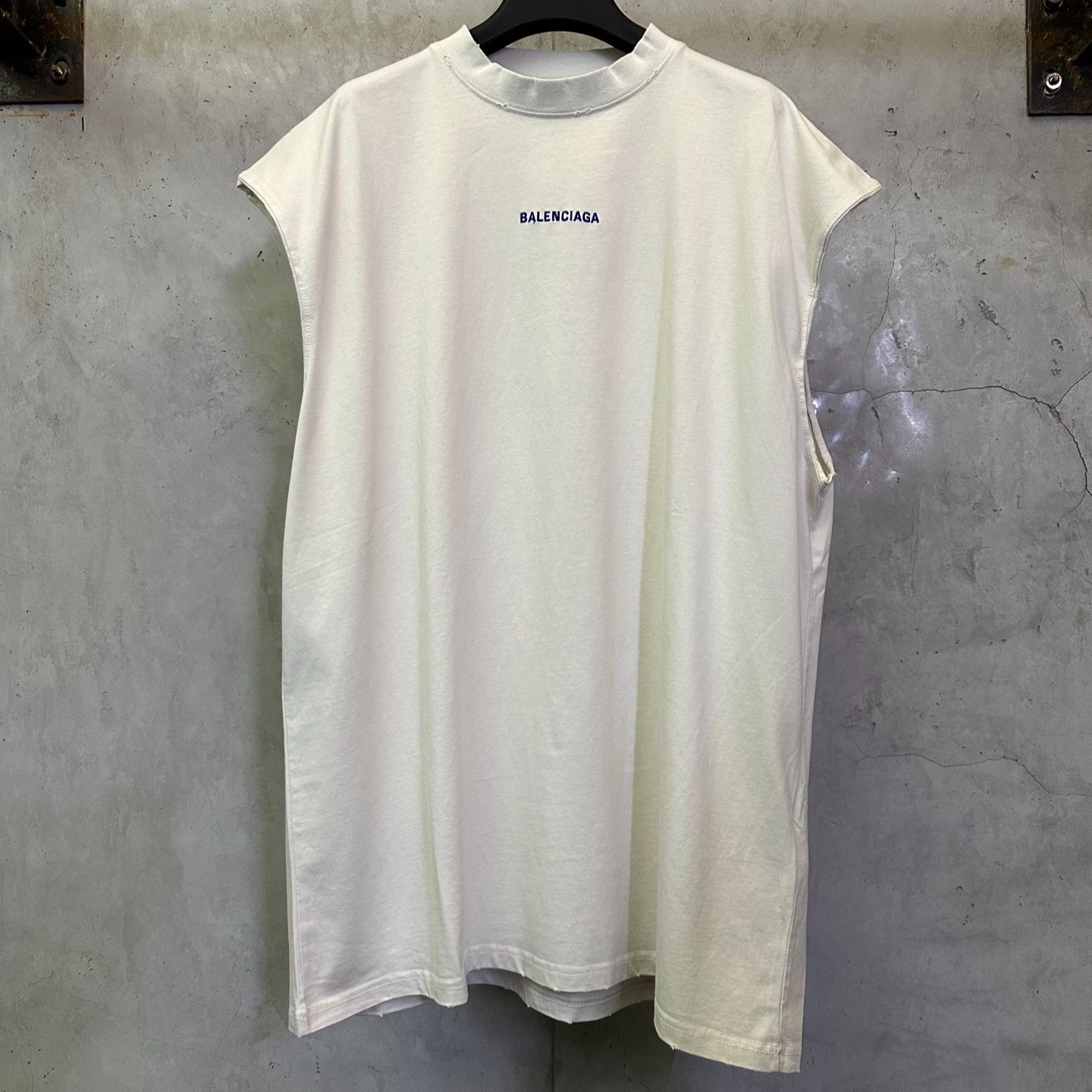 Balenciaga Men's White Logo-Embroidered Vest（833647TSVO98016）