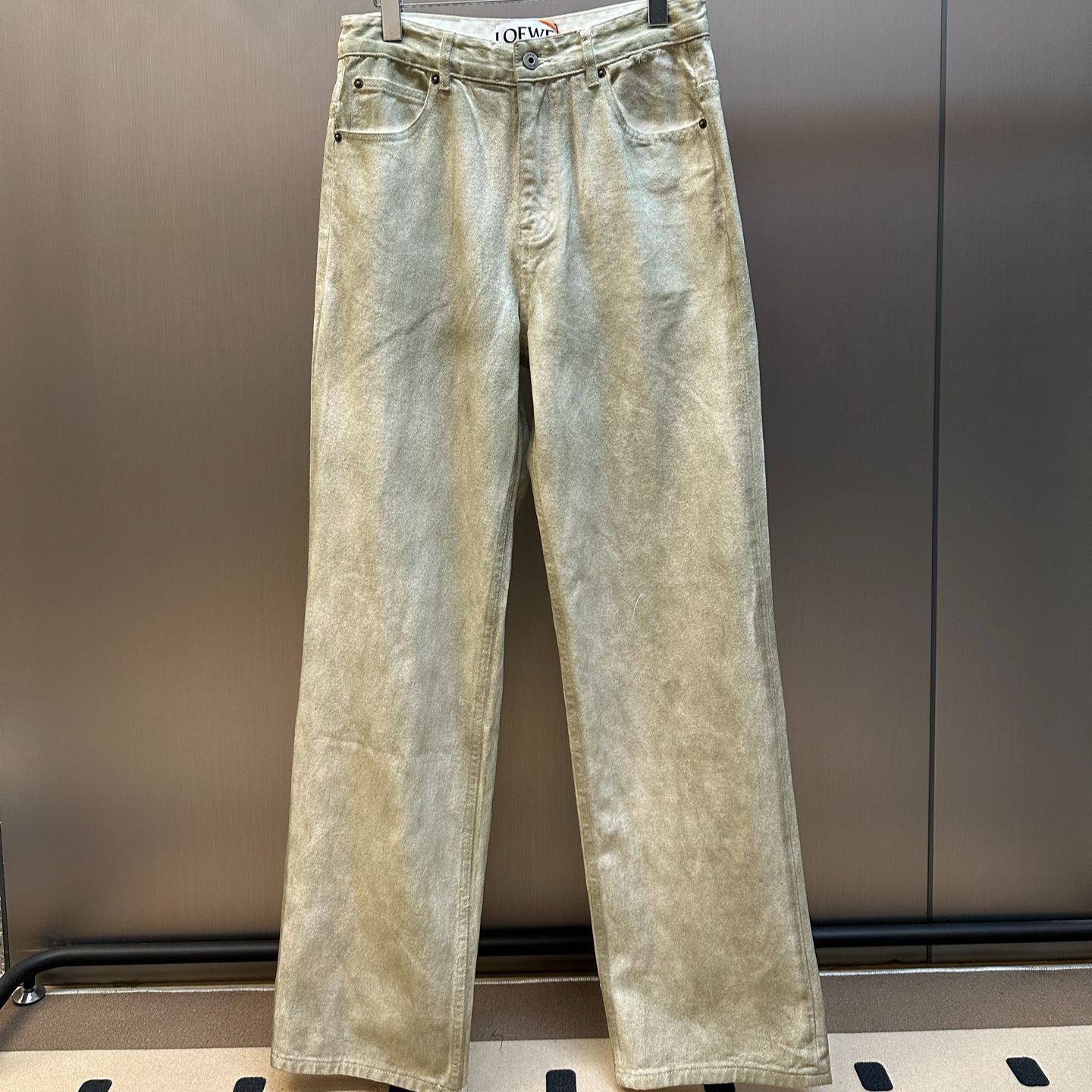 LOEWE Straight Leg Logo Patch Jeans (S359Y11XE9）