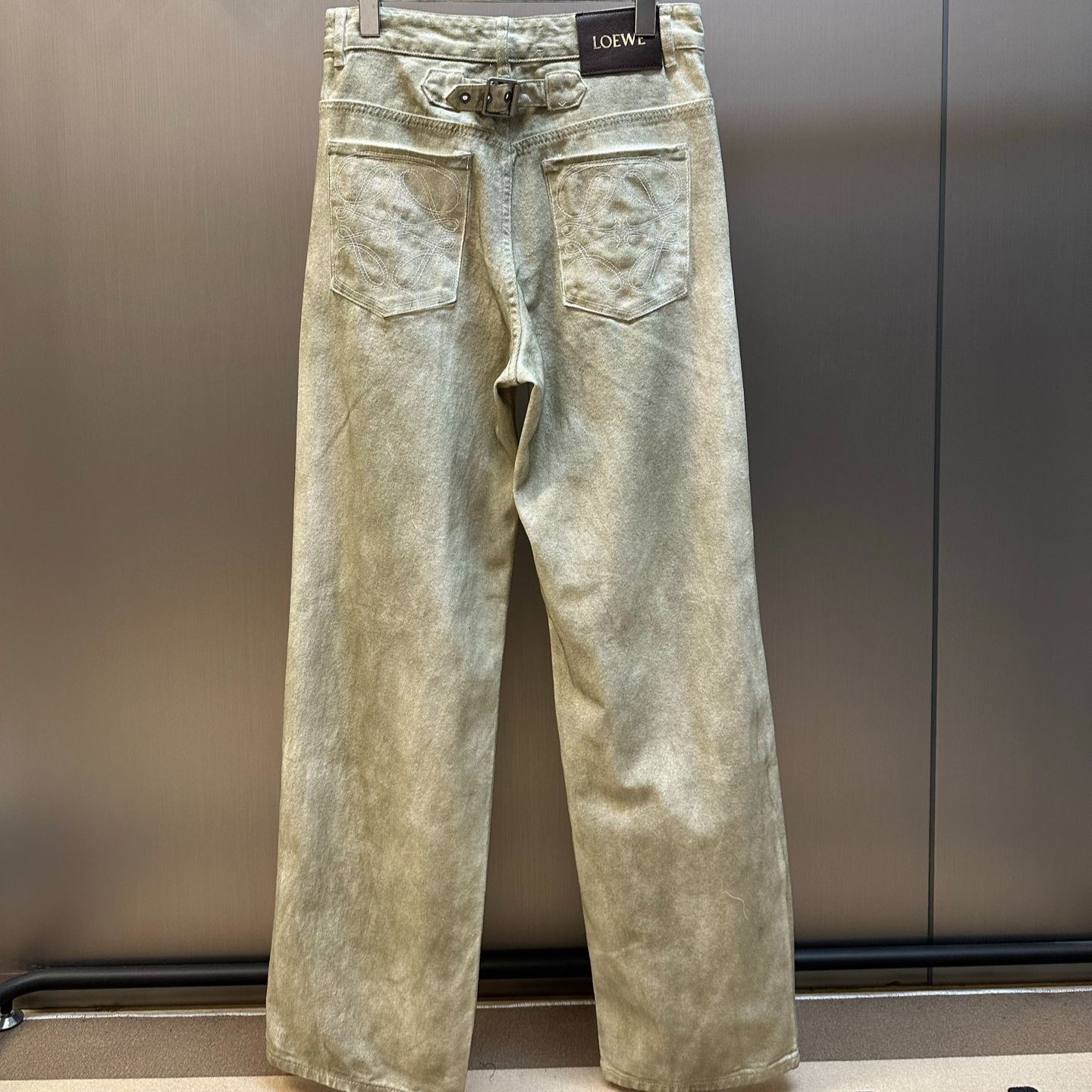 LOEWE Straight Leg Logo Patch Jeans (S359Y11XE9）