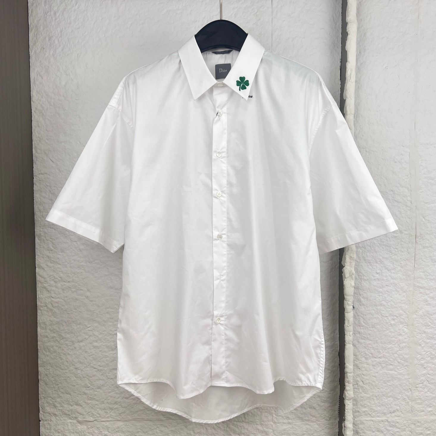 Dior Short-sleeved shirt adorned with Dior Clover embroidery（683C570A1581_C586）