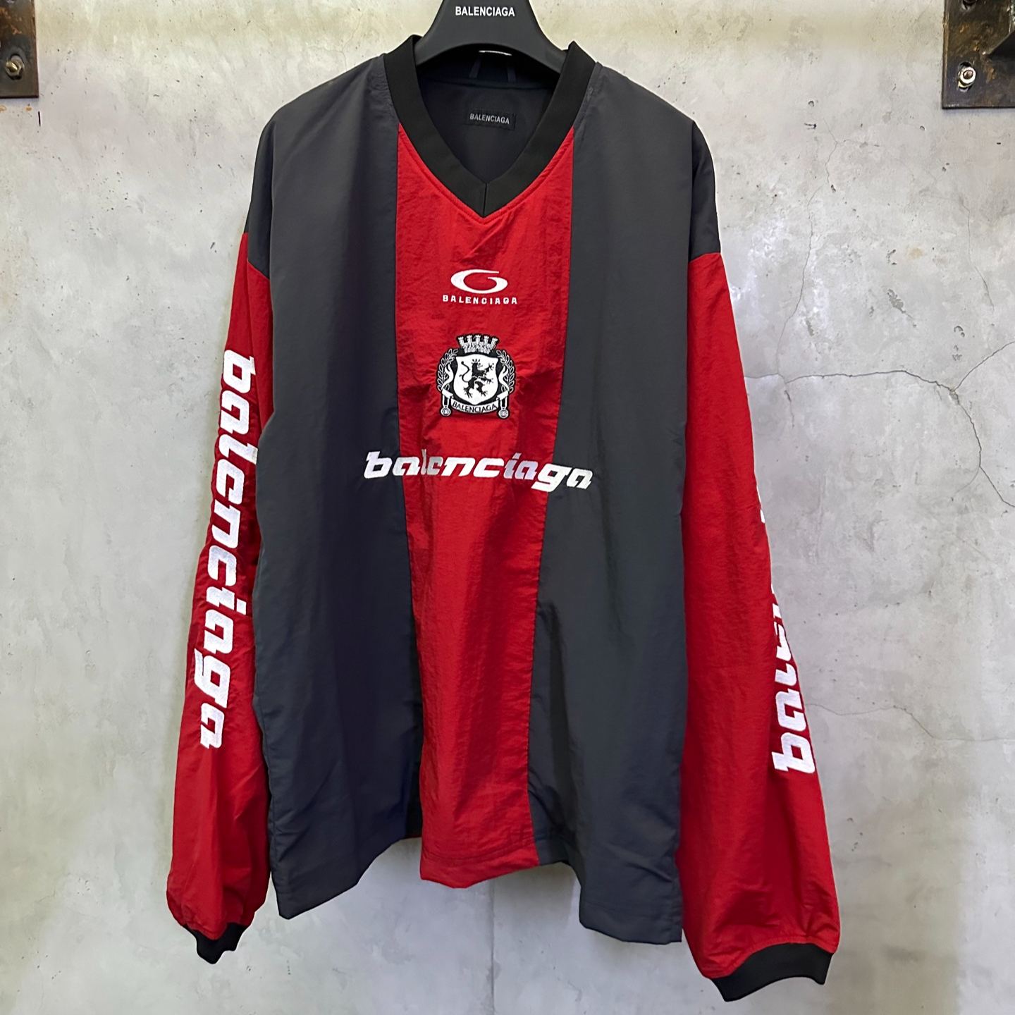 Balenciaga Men's Outerwear Long Sleeve Top in Lipstick Red/black (857702TPQ386610）