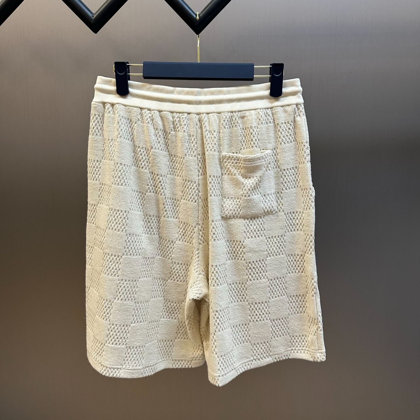 Louis Vuitton Damier terry cloth shorts（1AHUVH）