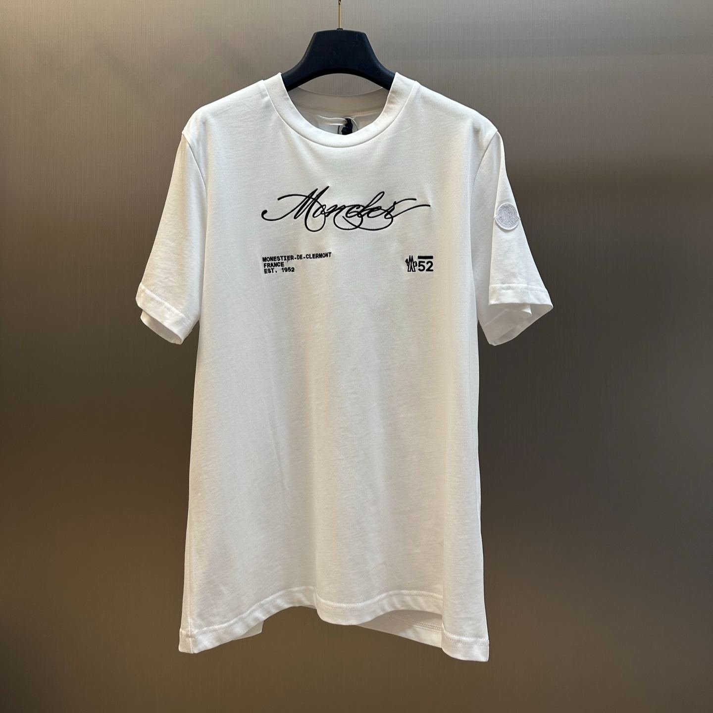 Moncler Cotton crew neck t-shirt with embroidered logo（K20938C0000589AJS00A）