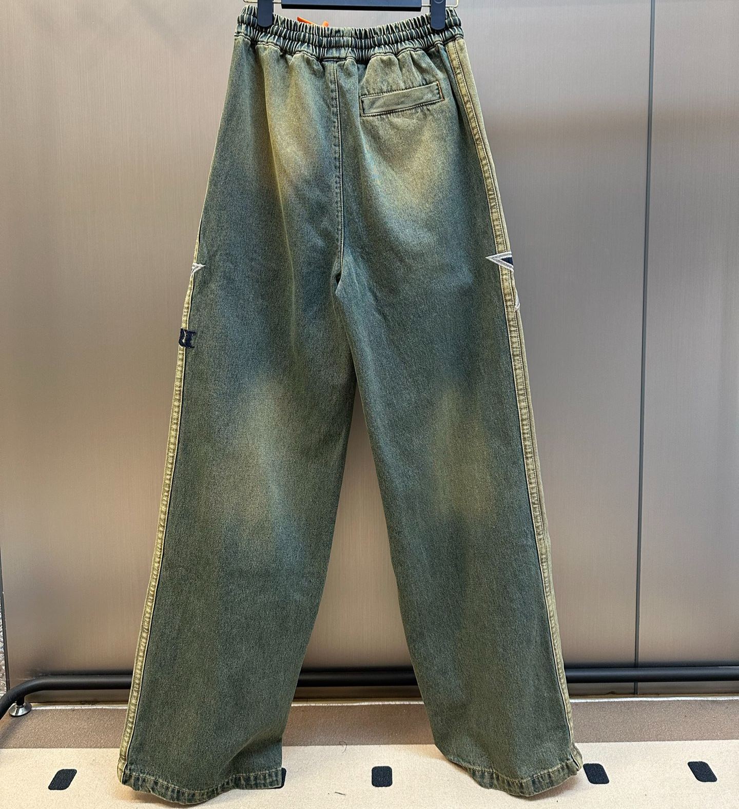 Amiri Men's Grey Sport Denim Track Trousers (AMBMJE1037-WORN-SLATE）