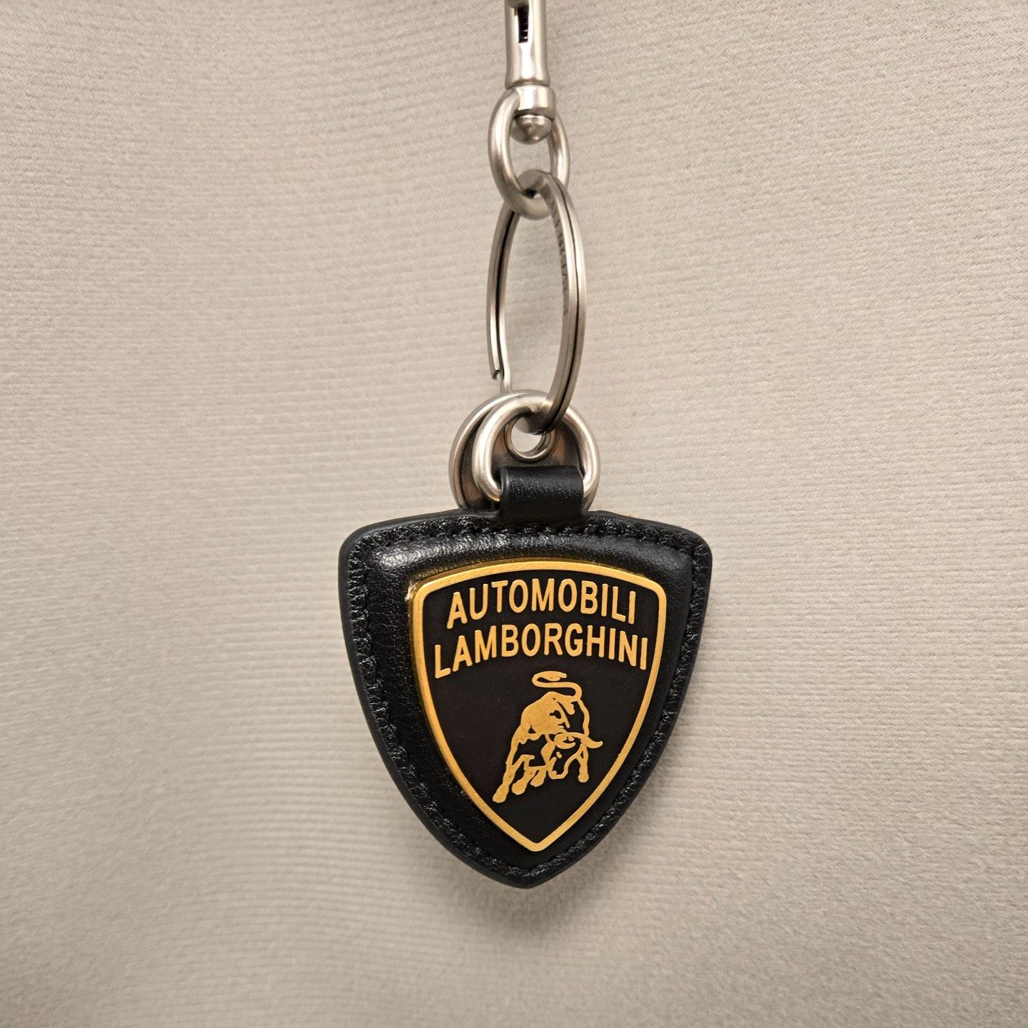 BALENCIAGA Automobili Lamborghini Shield Charm "Black"（8355222ABZD1000）