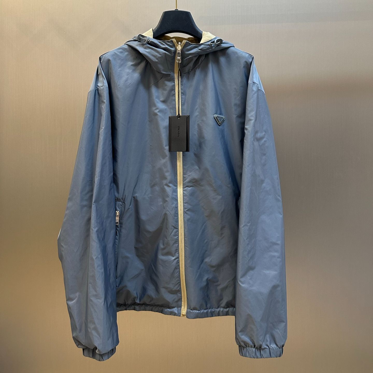 Prada Reversible Re-Nylon Down Jacket(SGD108-1WQ9-F05JX-S-OOO）