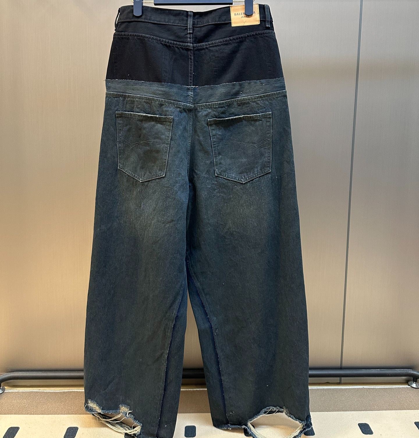 BALENCIAGA Men's Cut-up Baggy Pants in Blue（805094TRW903969）