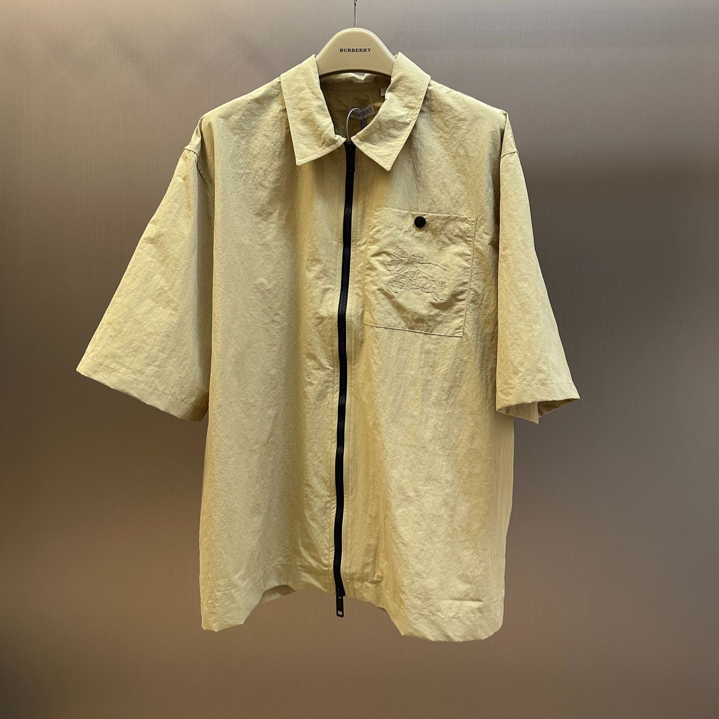 Burberry Nylon Zip Overshirt in Sparrow beige（81263041）