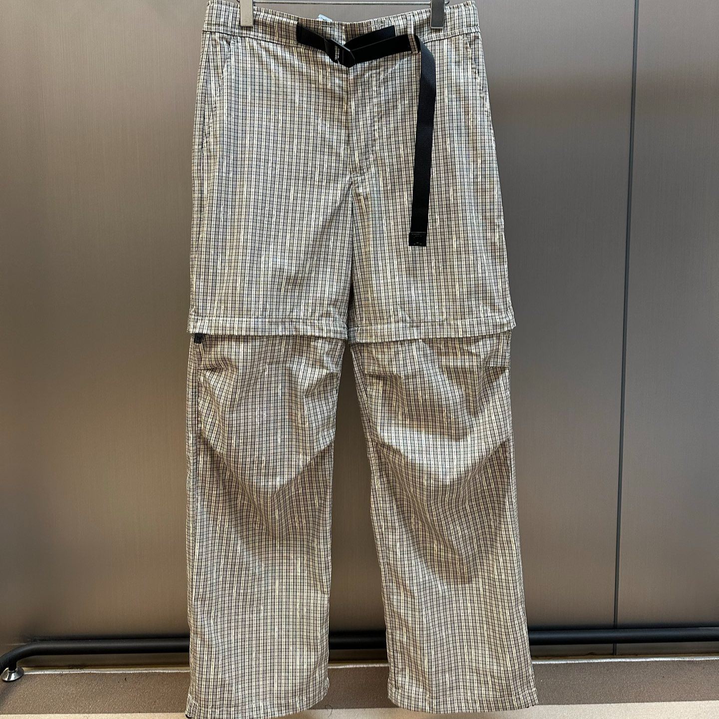 Louis Vuitton MONOGRAM check reversible trousers（1AK74W）