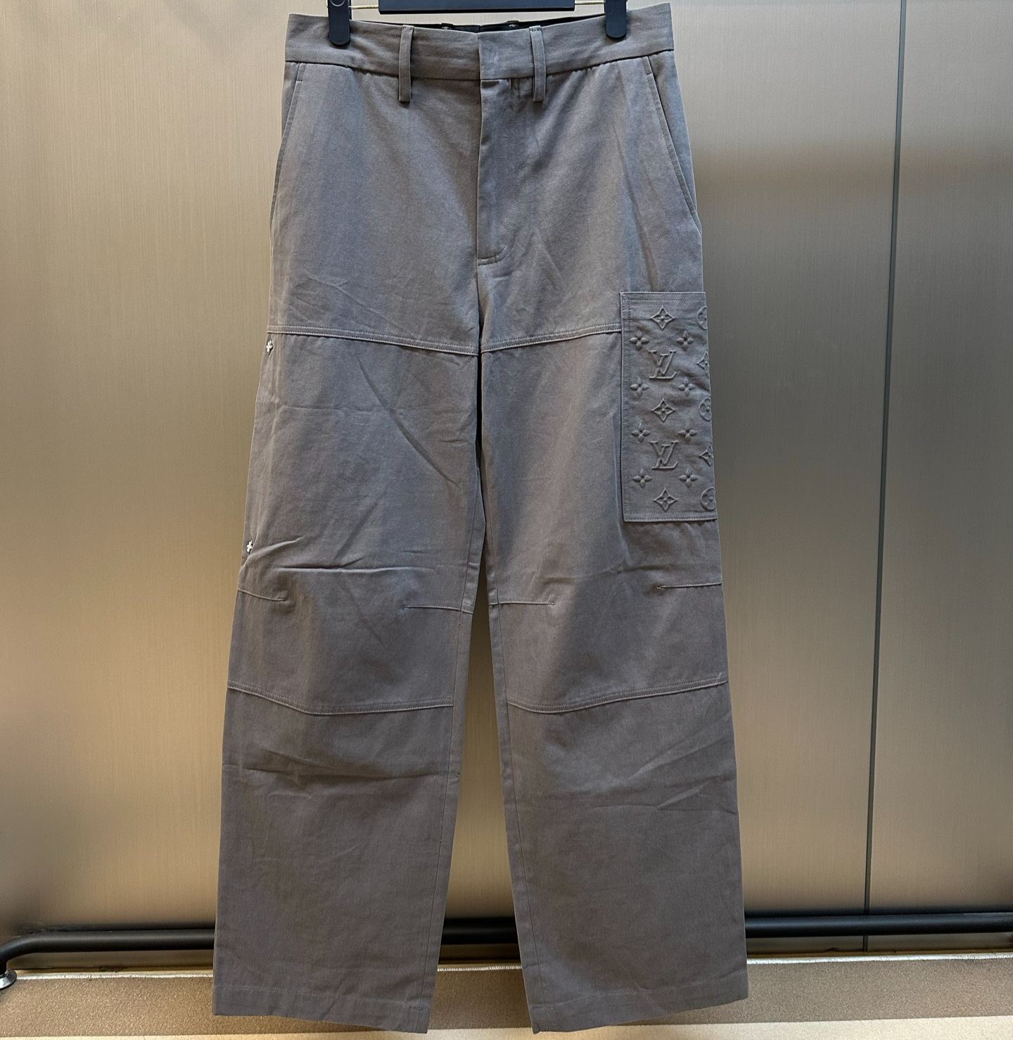 LOUIS VUITTON cashmere blend work pants（1AJBYS）