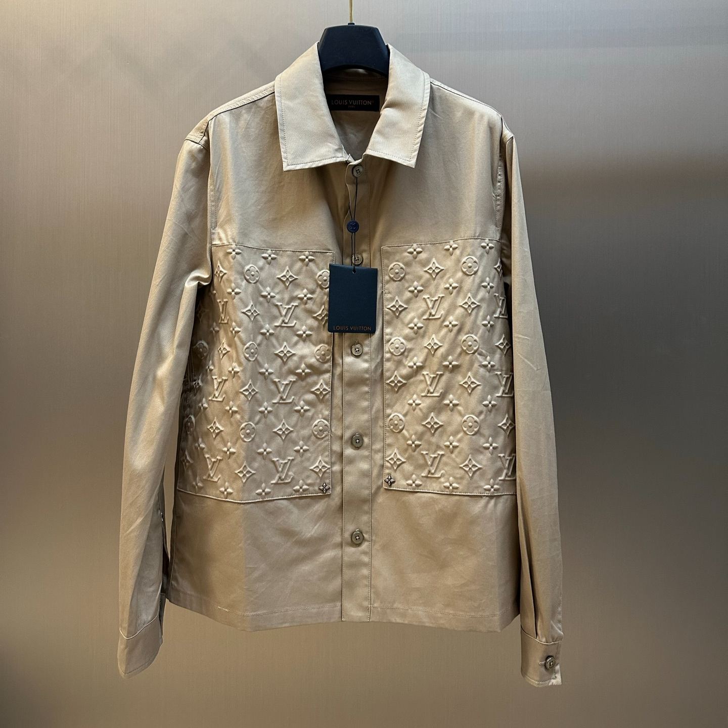 LOUIS VUITTON logo embossed cotton blend shirt jacket（1AJRC0）