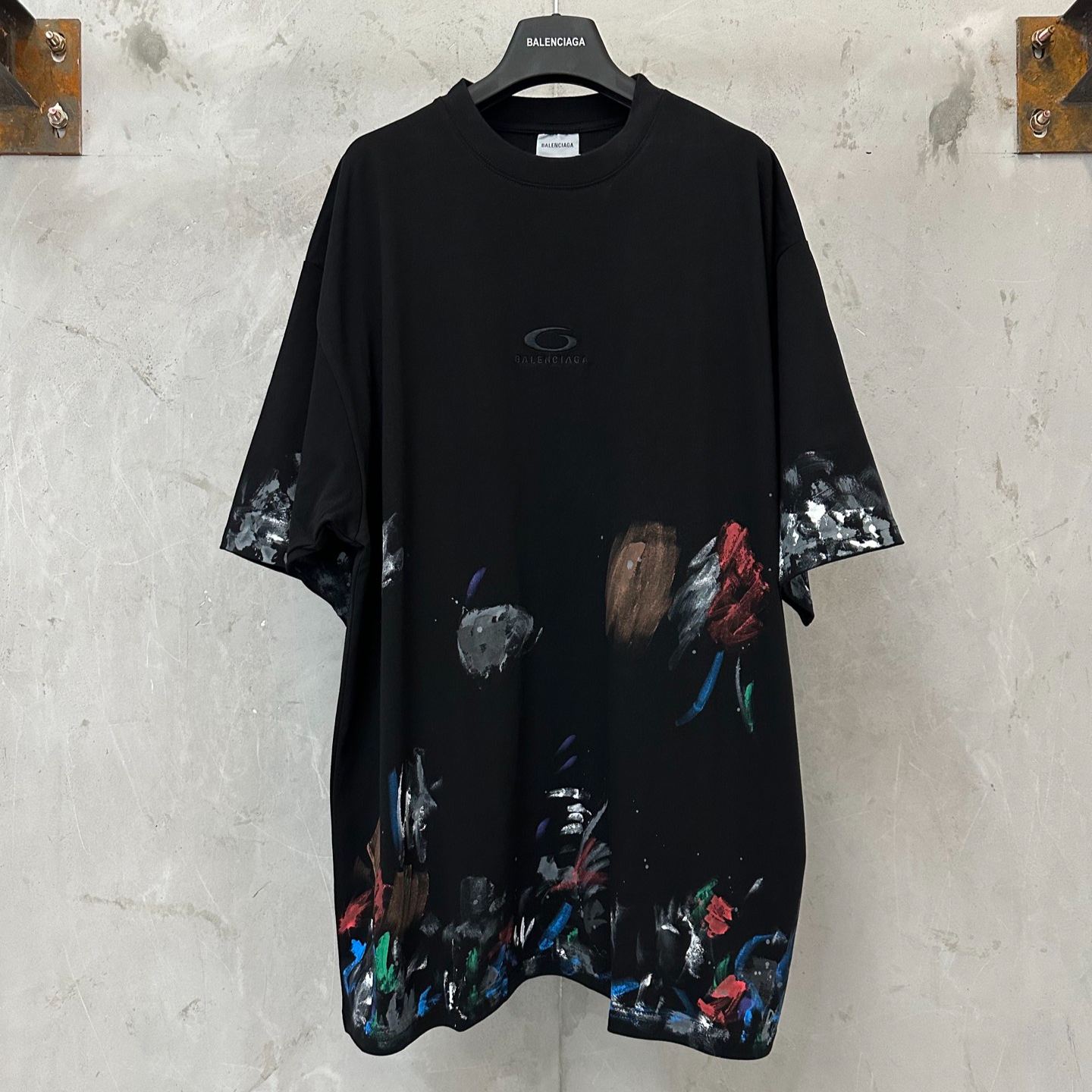 Balenciaga Men's Painter's Shirt Medium Fit T-shirt（764235TUVJ71000）