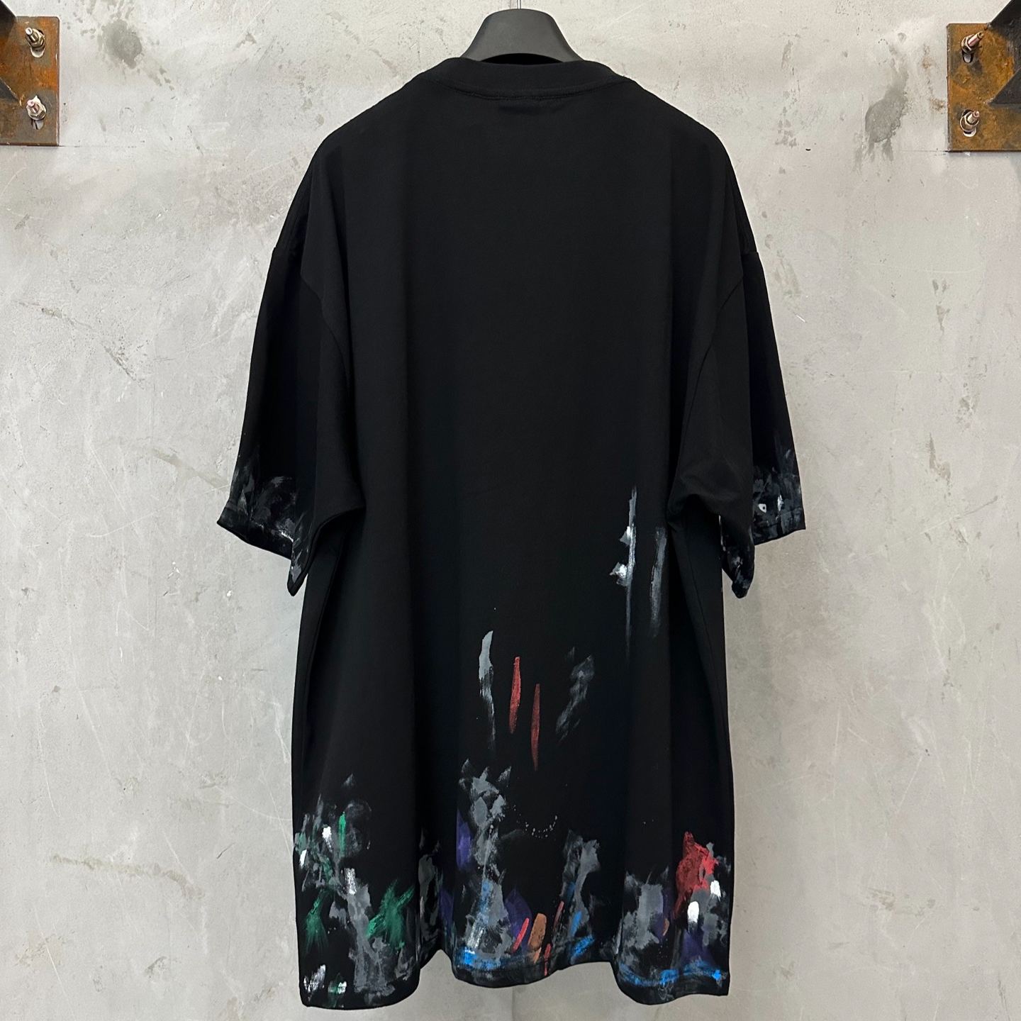 Balenciaga Men's Painter's Shirt Medium Fit T-shirt（764235TUVJ71000）