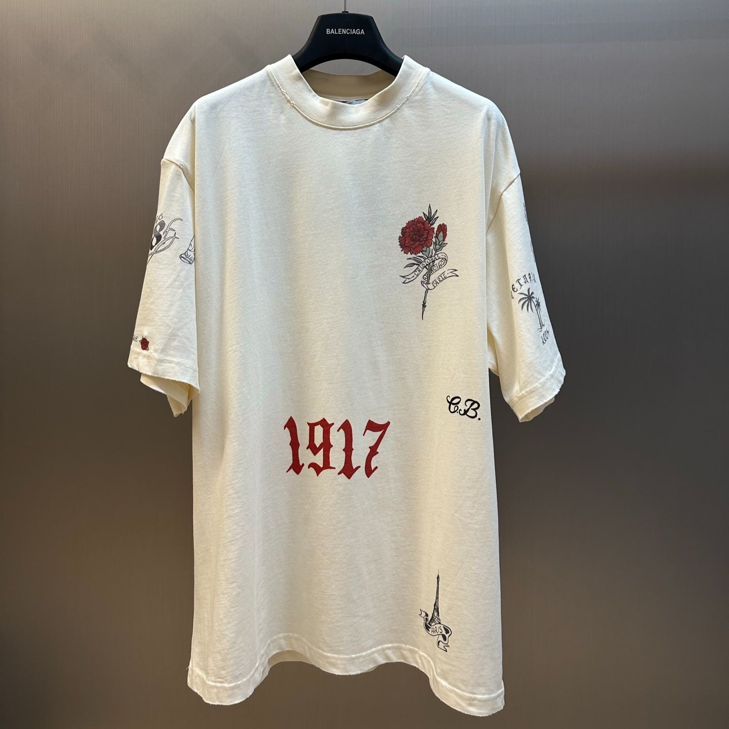 Balenciaga Men's Tattoo Medium Fit T-shirt（764235TUVJ29020）