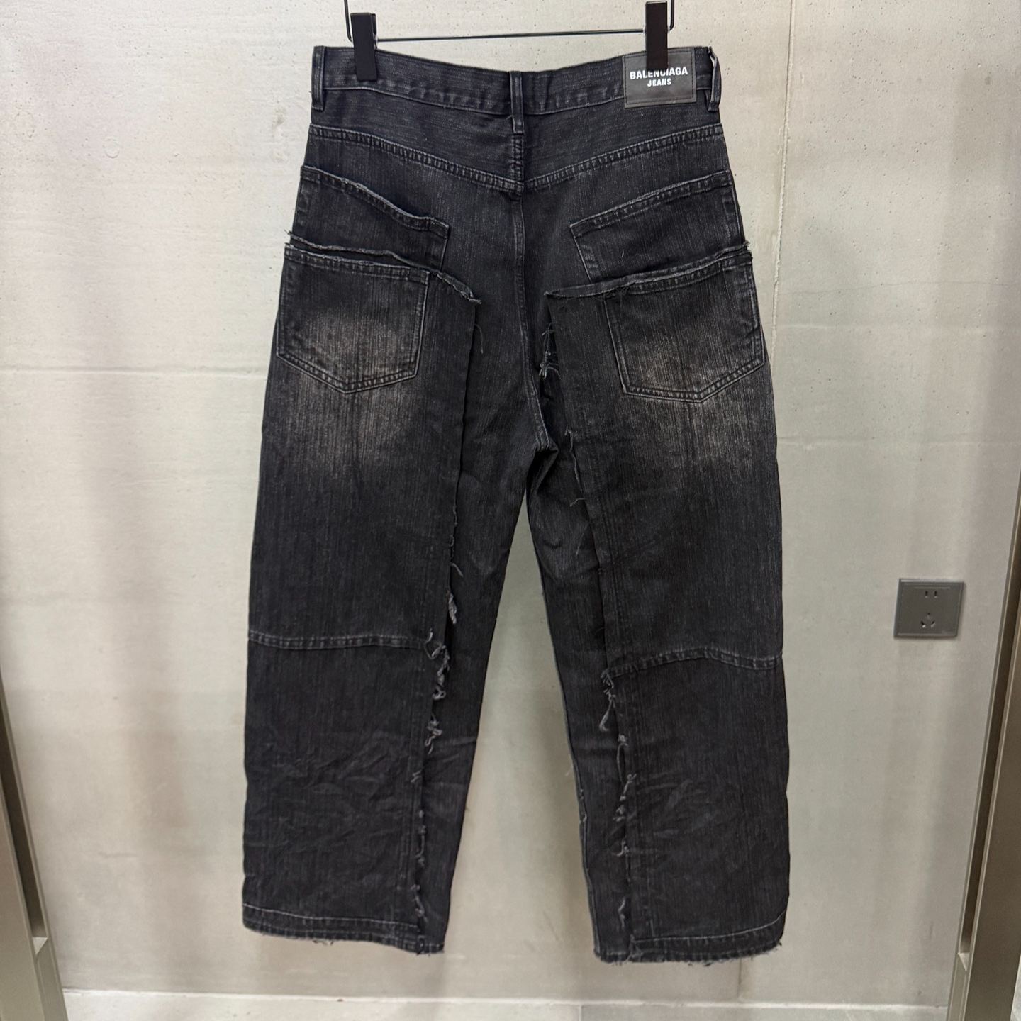 Balenciaga Double-Knee Trousers  (809444TTW671037）