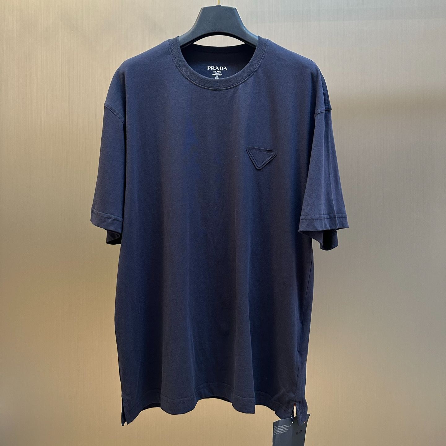 Prada Logo-patch cotton T-shirt (UJN852_13CC_F0002_S_232）