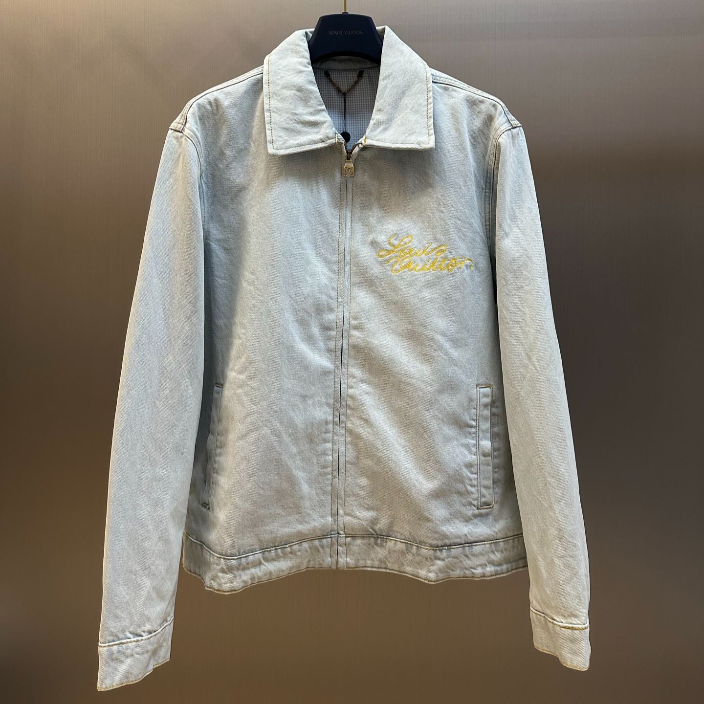 Louis Vuitton Embroidered Logo Denim Workwear-Style Belted Jacket（1AJRDX）
