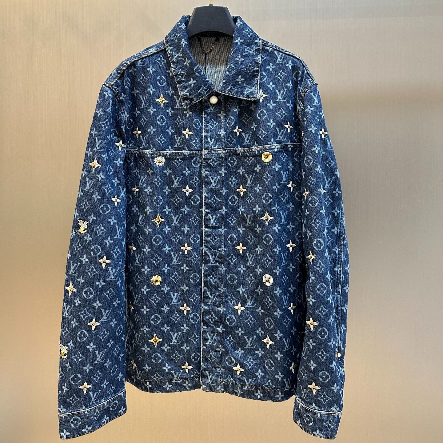 Louis Vuitton Monogram Embroidery Denim Overshirt（1AJRNV)