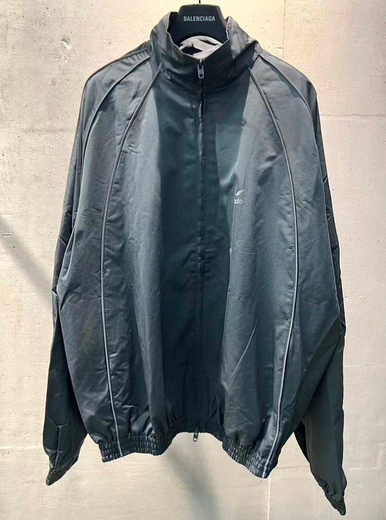 Balenciaga Men's Bodies Tracksuit Jacket in Elephant Grey (A001YQTPQ381485）
