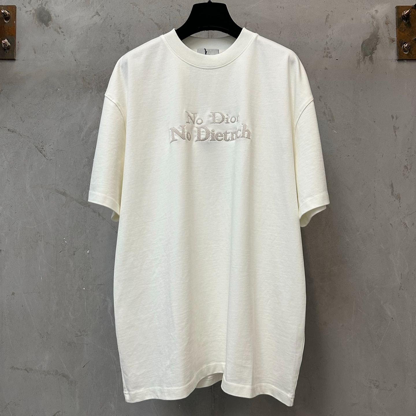 Dior T-Shirt with Embroidery（693J661A3282_C981）