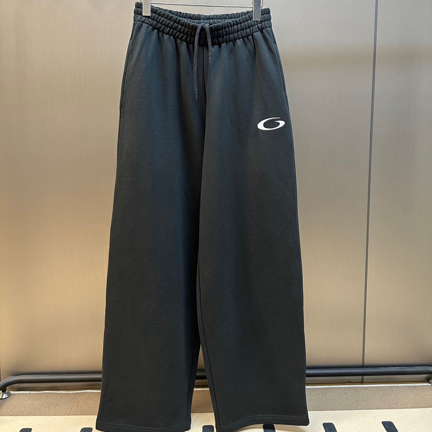 BALENCIAGA Men's Basketball Series - Baggy Sweatpants in Black (803266TRVW81055）