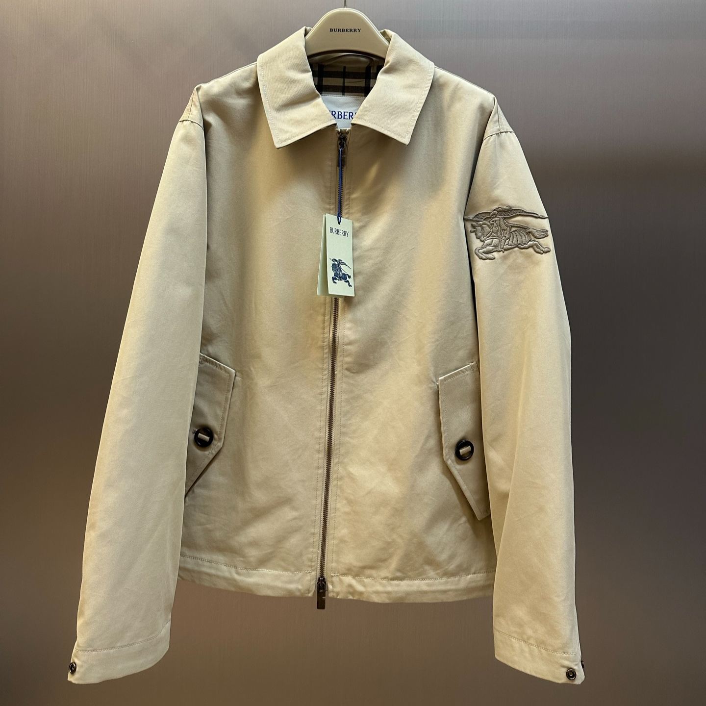 Burberry Gabardine Jacket "Dune Beige"（81137141）