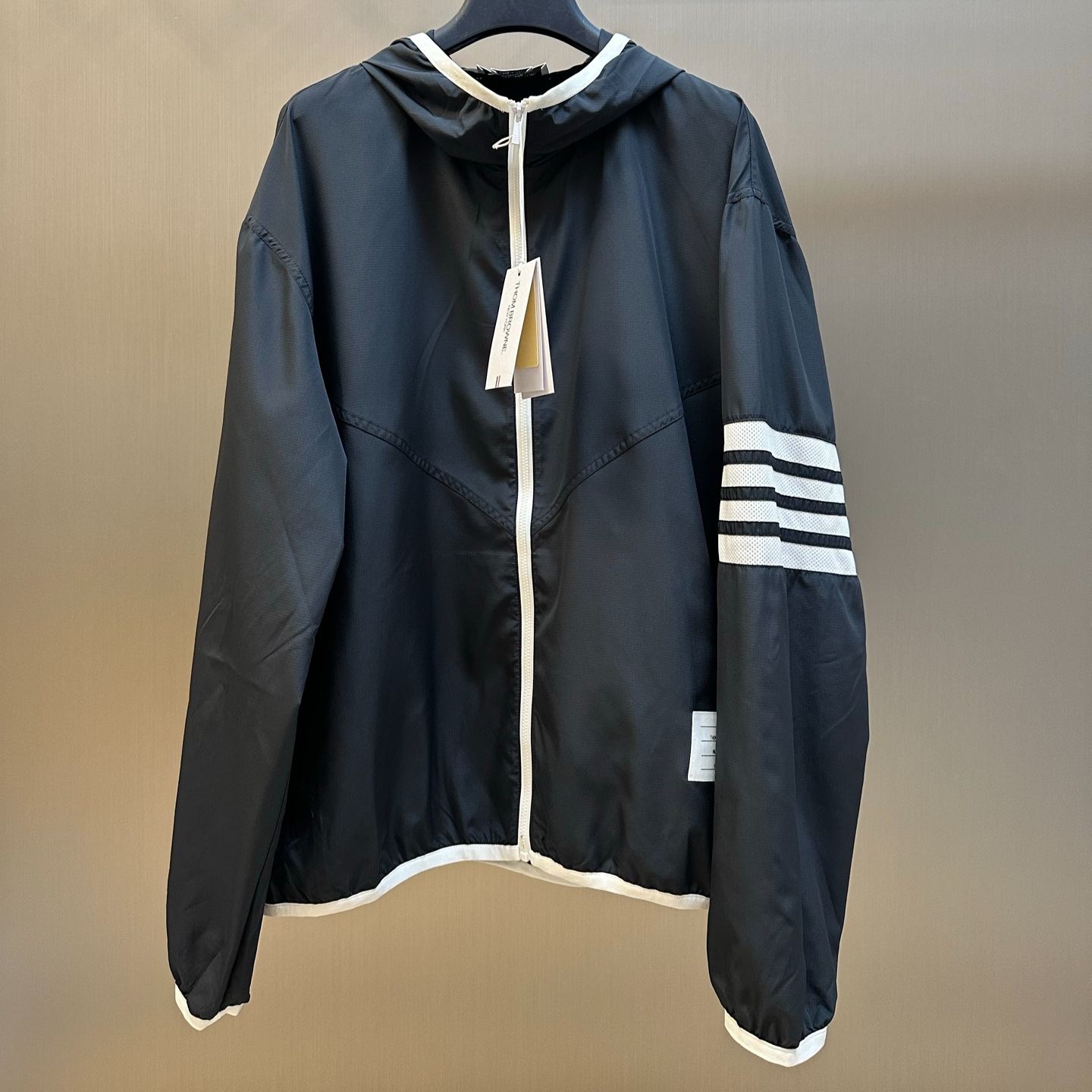 THOM BROWNE Packable Zip Up Hoodie (MJT309A07863）