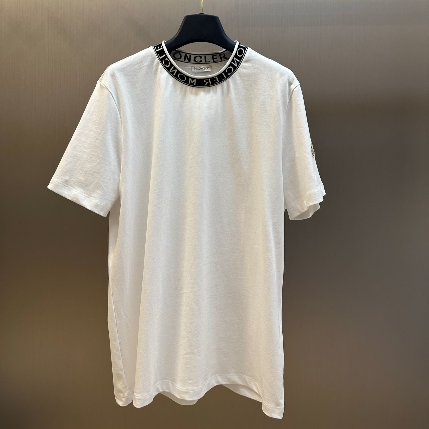 MONCLER Neckline Logo T-Shirt（L10918C000318390T999）