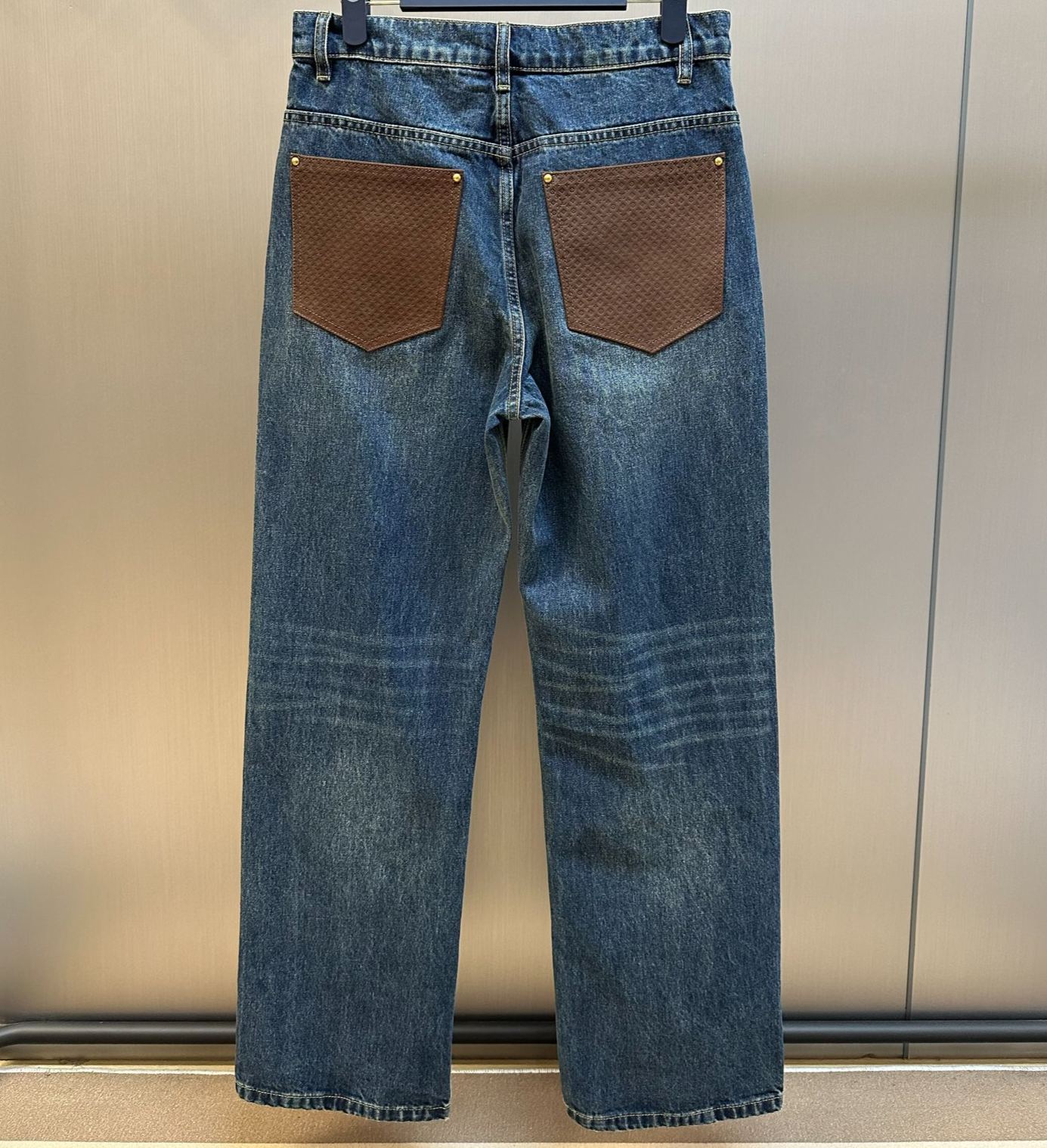 Louis Vuitton Denim Skate Pants with Leather Pocket Details（1AJUXV）