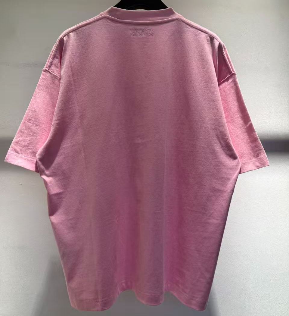 VETEMENTS Graphic print T-shirt（ME76TR210PX-PINK）