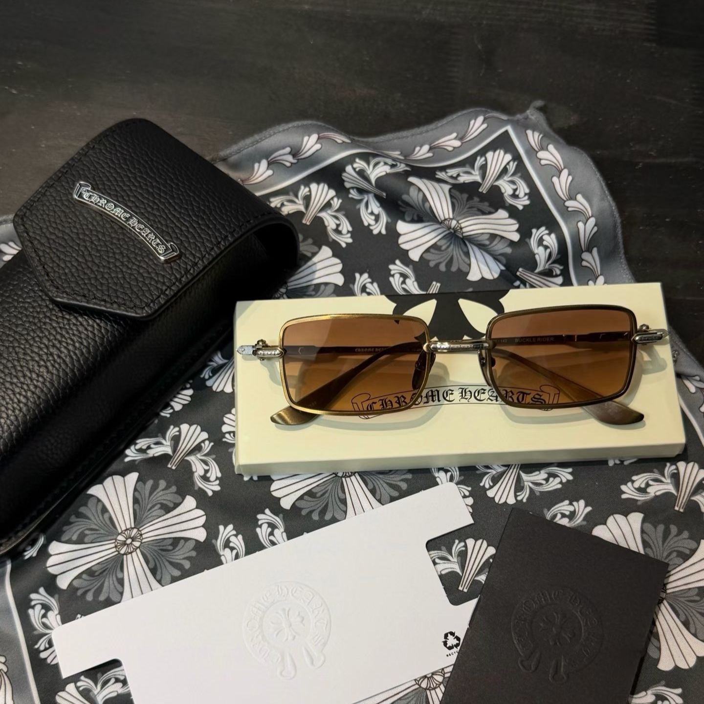 Chrome Hearts Sunglasses (CHROME HEARTS 444）