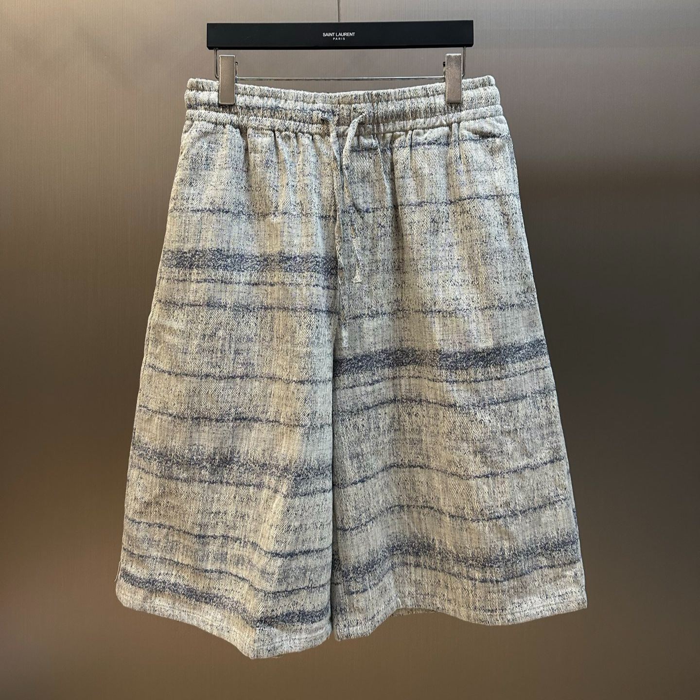 LOEWE Drawstring shorts in denim（H616Y1AX38）
