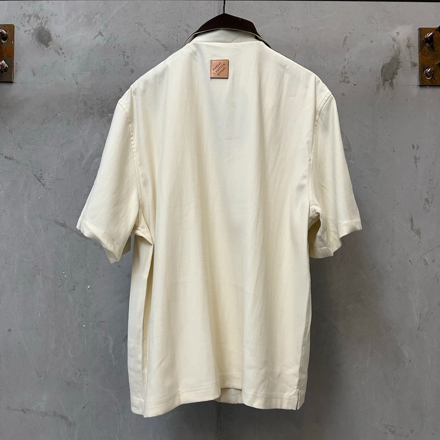 Louis Vuitton two-tone sporty short-sleeved shirt (1AJRF1）