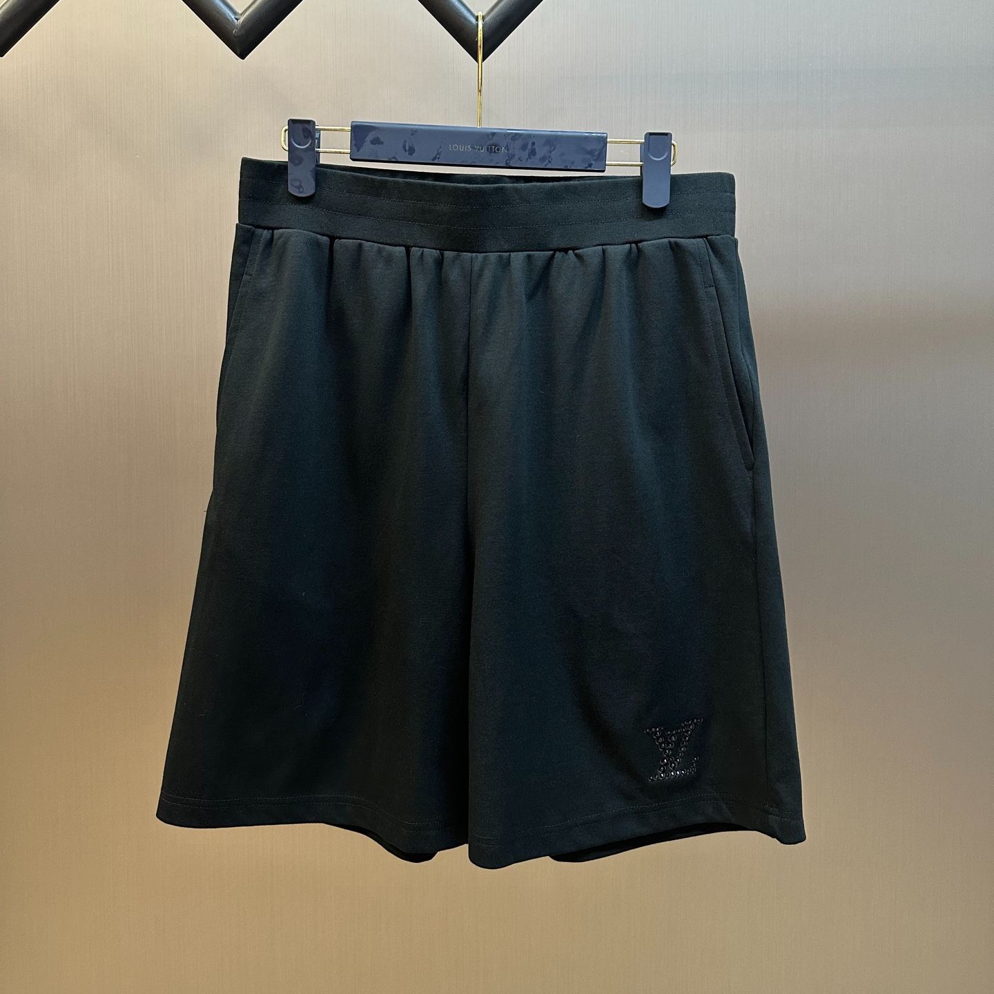 Louis Vuitton LV Embellished Jersey Shorts （1AGTT9）