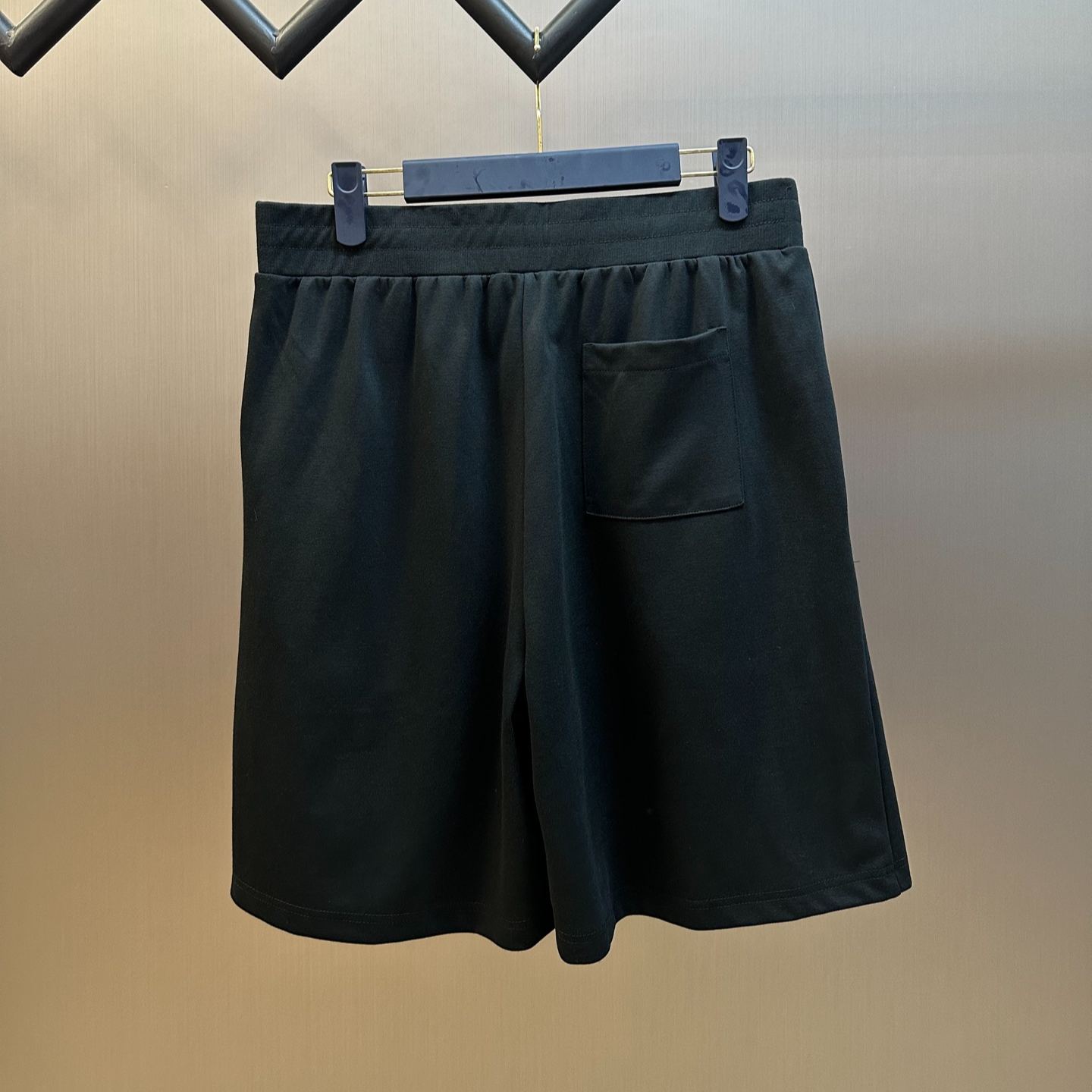 Louis Vuitton LV Embellished Jersey Shorts （1AGTT9）