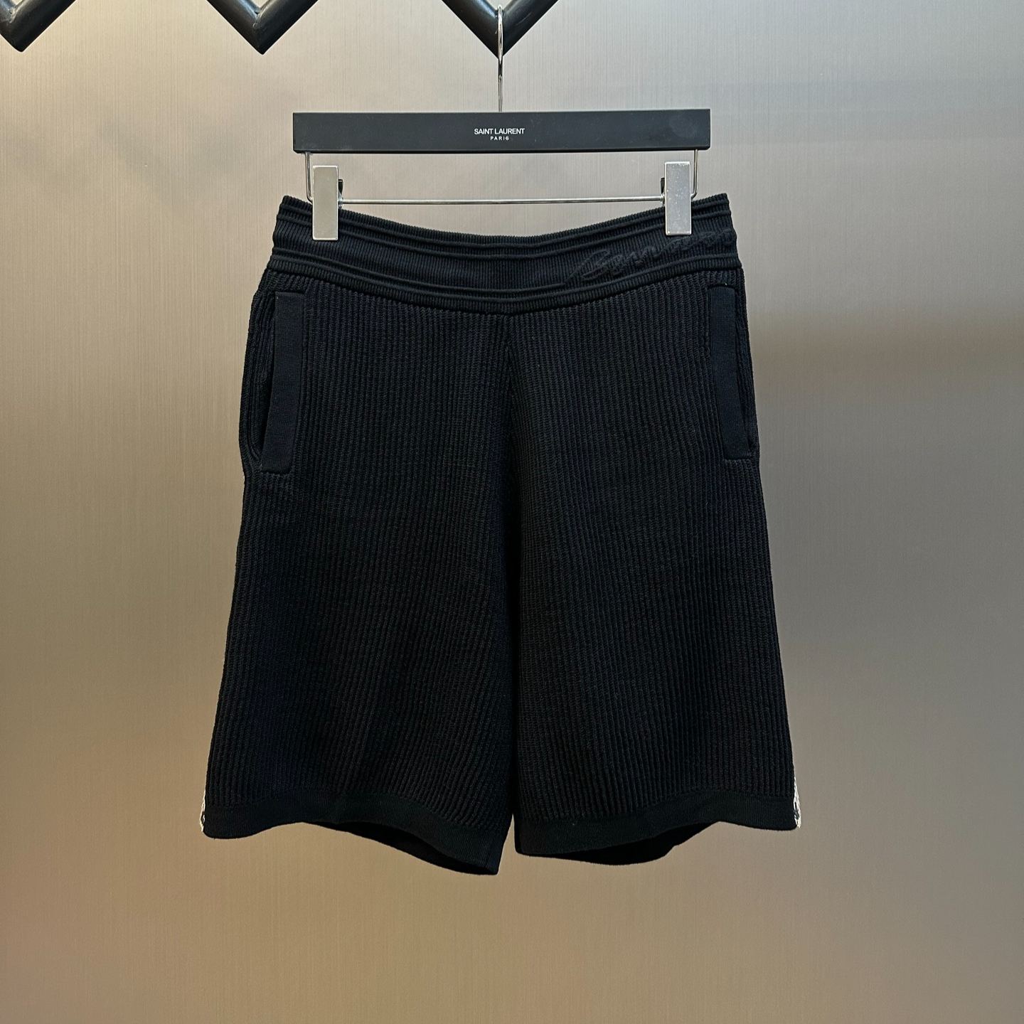 Burberry Check-Trimmed Cotton Shorts（81265491）