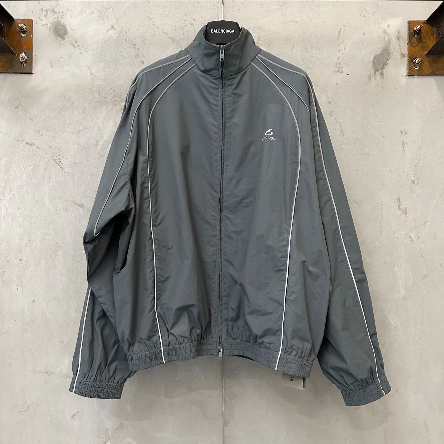 Balenciaga Men's Bodies Tracksuit Jacket in Elephant Grey (A001YQTPQ381485）