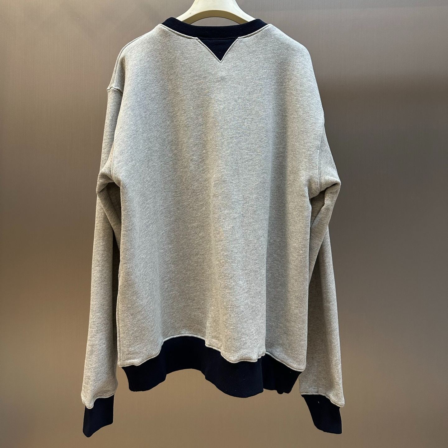 Dior sweatshirt featuring the Dior logo（693J602A3038_C885）