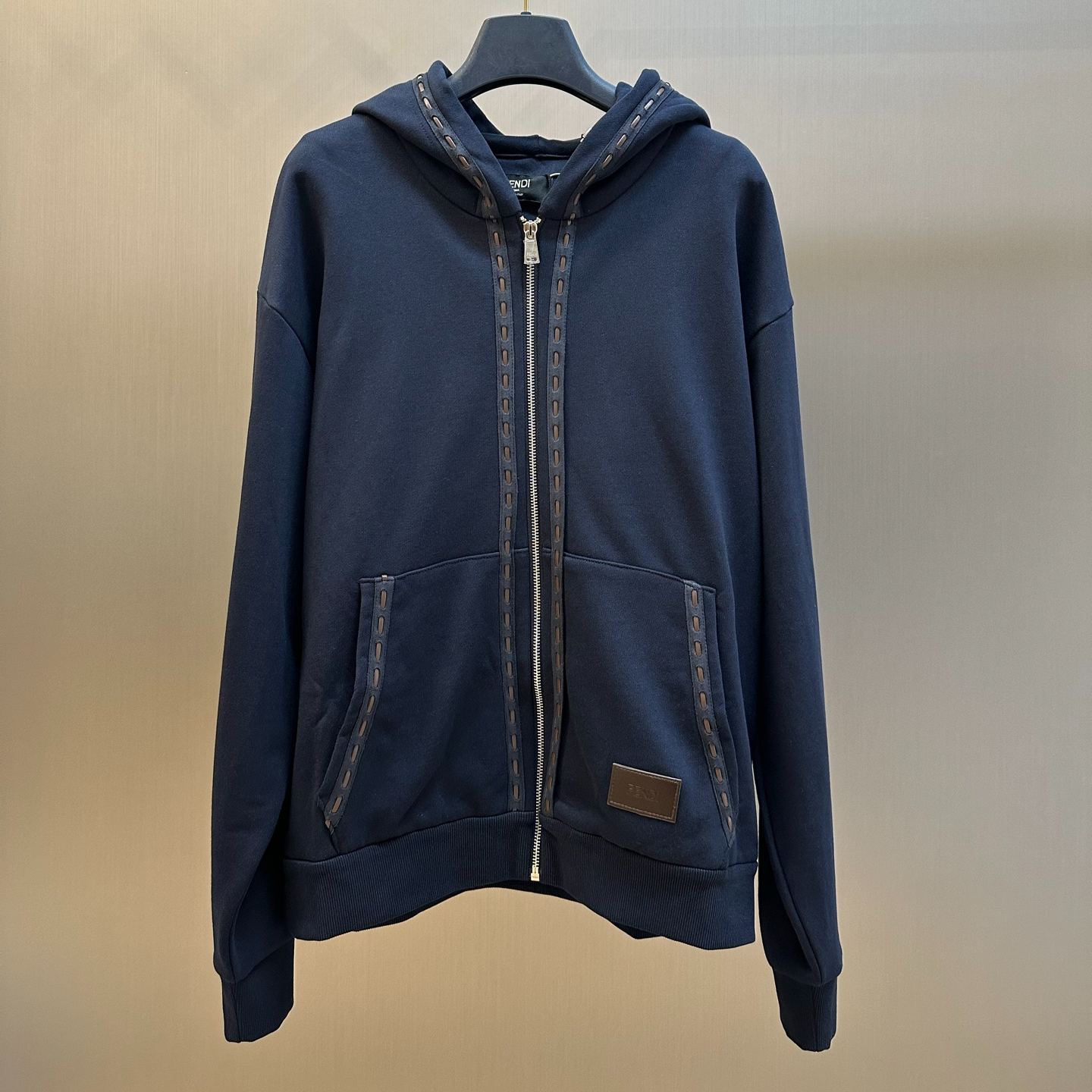 FENDI Stitched-detail hoodie(FY1360AUPB）