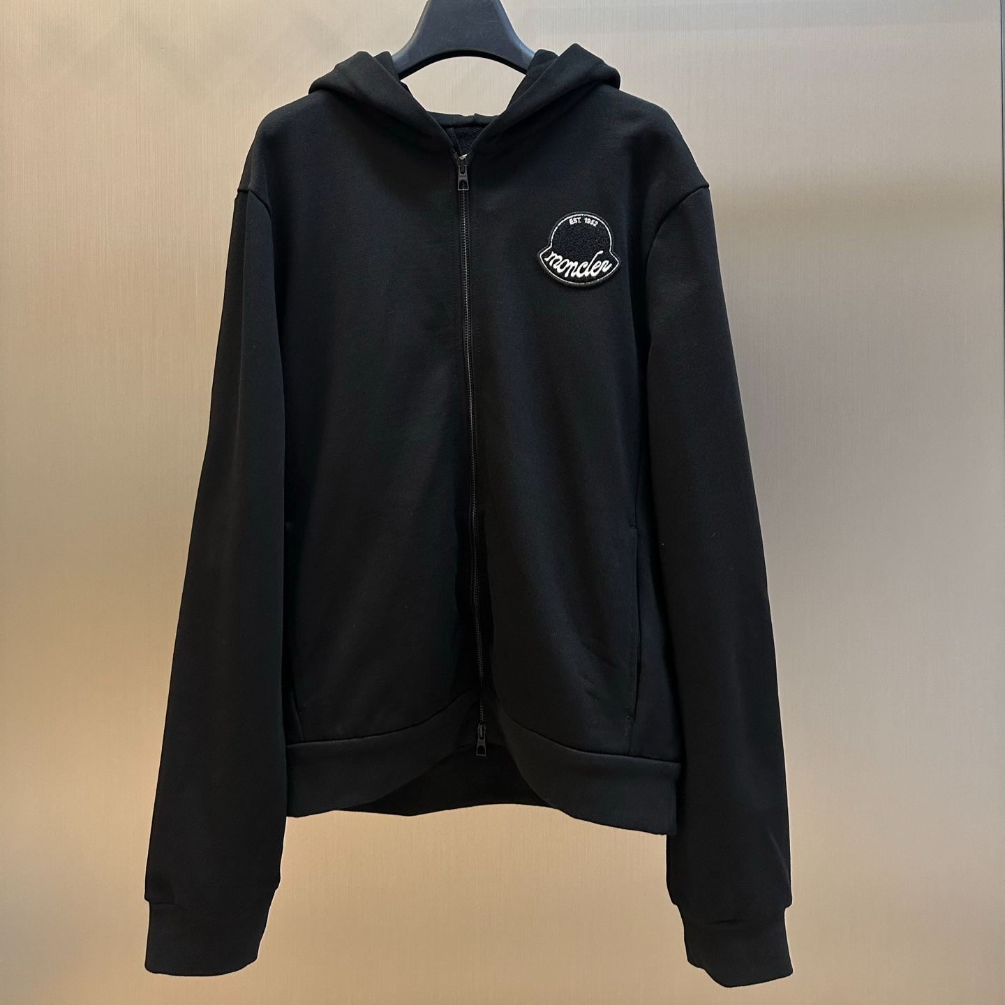 Moncler zip-up cardigan（K20918G0002389AZU）