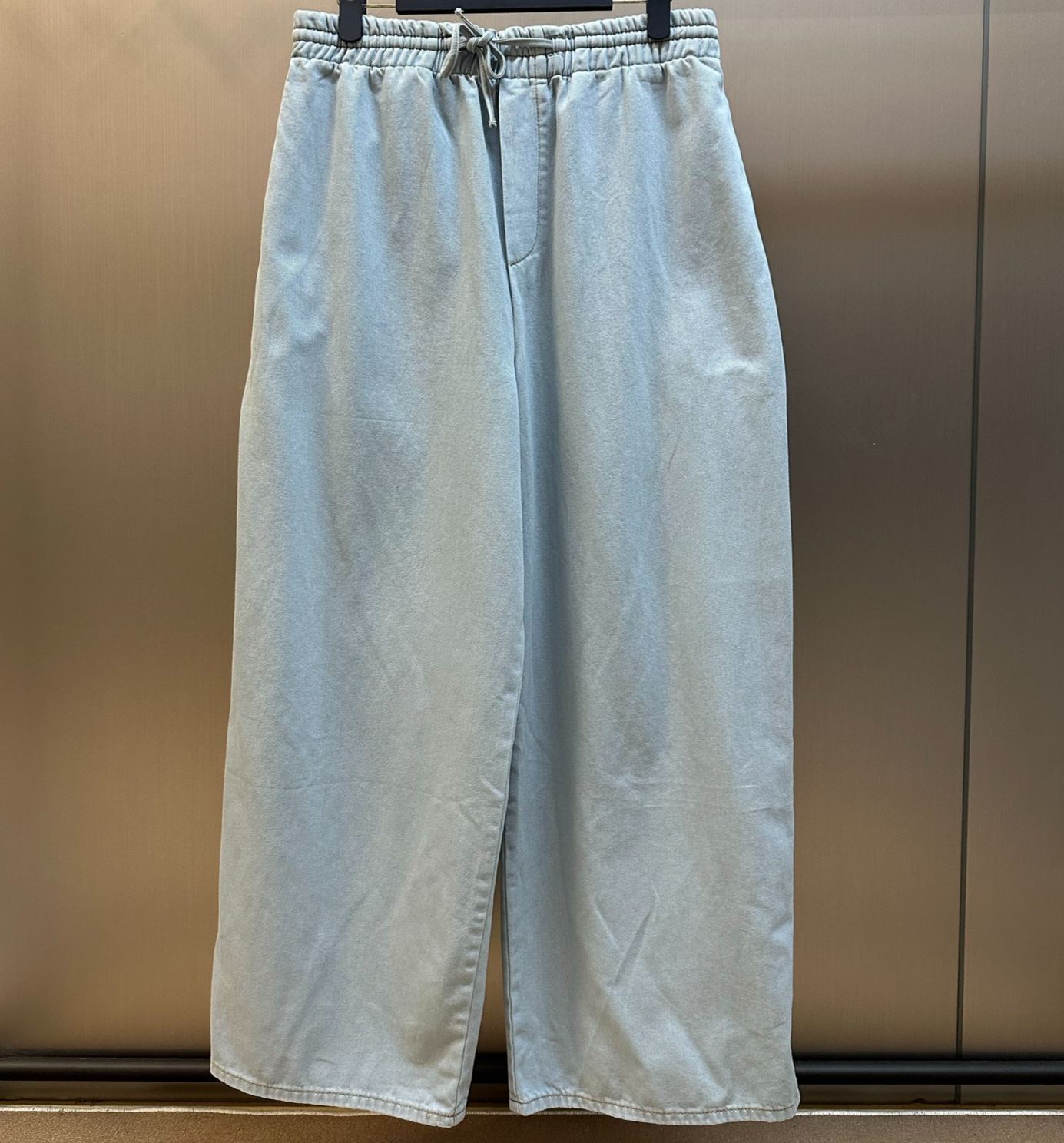LOEWE Drawstring trousers in denim (H616Y11X52）