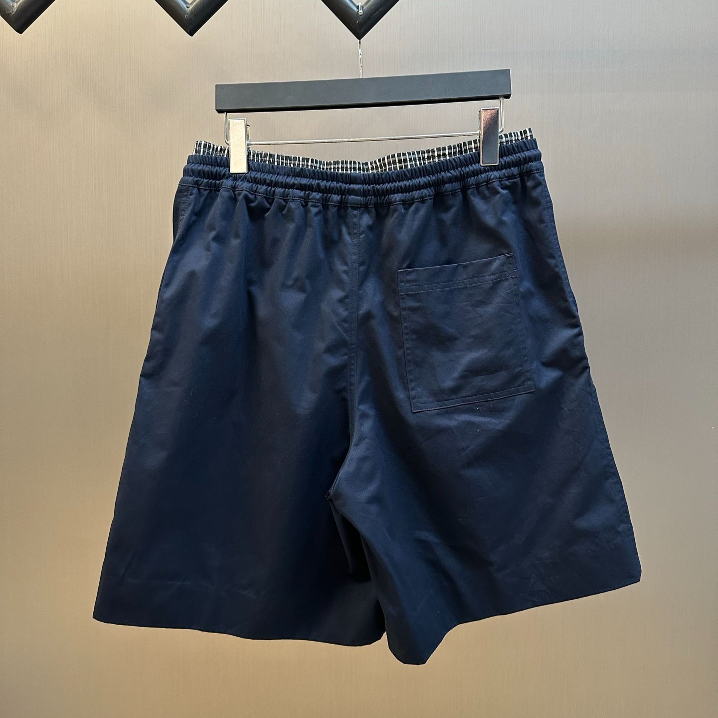 LOEWE Drawstring shorts in cotton（H526Y1AW54）