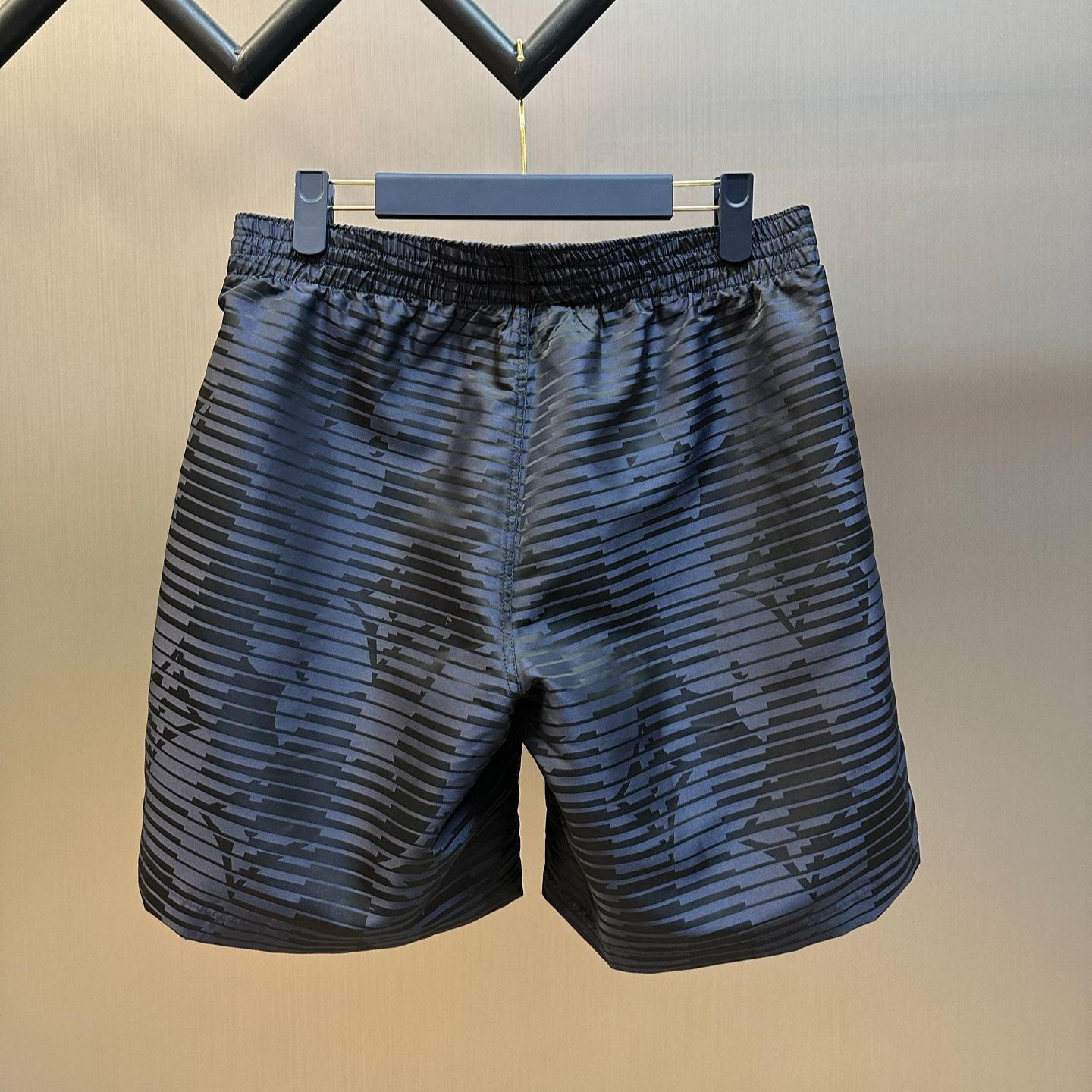 Louis Vuitton Monogram-pattern swim shorts（1AK7DZ）